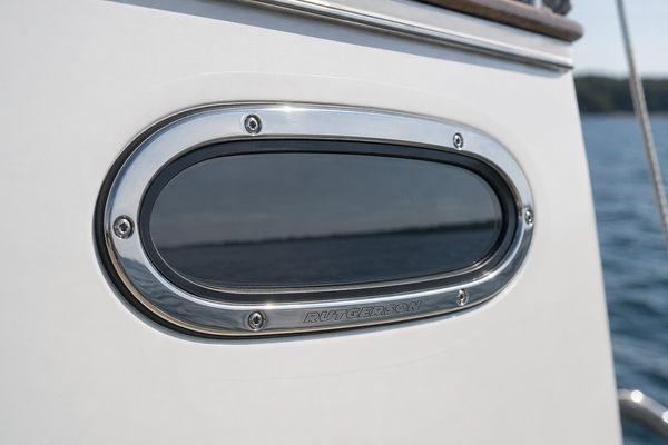 Oval Portlights Guide: Balanced Design, Light & Structural Efficiency